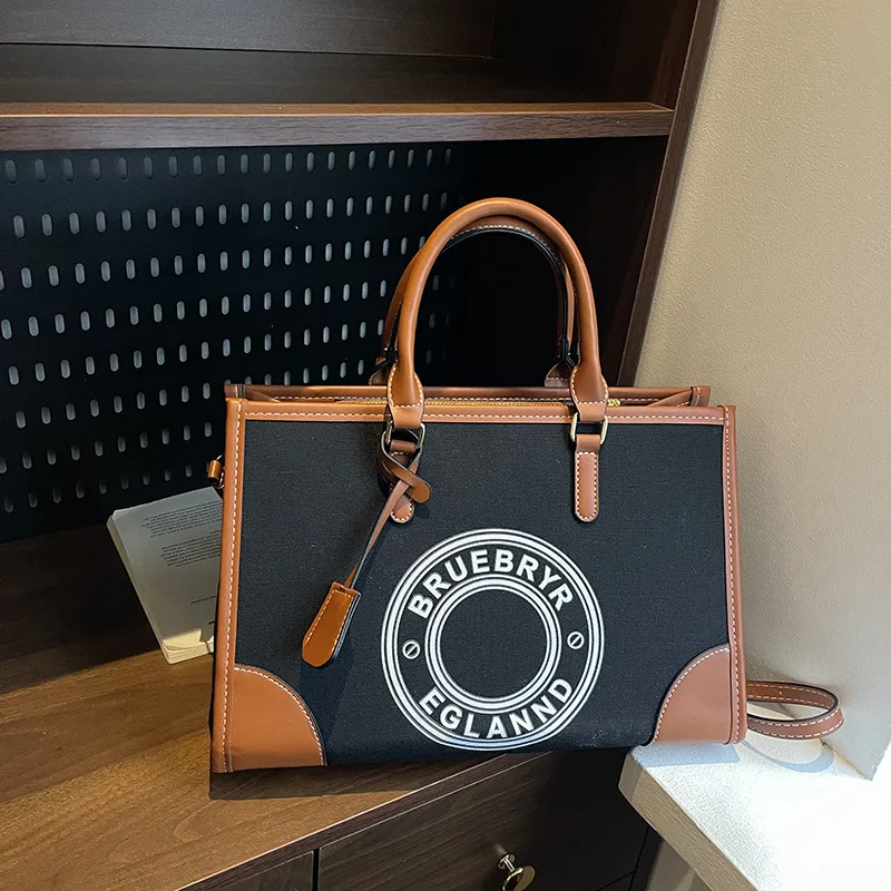 กระเป๋าโท้ทขนาดใหญ่สำหรับผู้หญิง กระเป๋าสะพายอเนกประสงค์ และกระเป๋าสะพายข้างขนาดใหญ่ ใช้งานได้ทุกวัน สไตล์มินิมอล