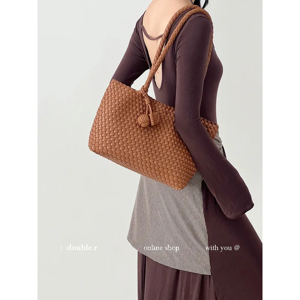 New Horizontal Woven Tote Bag Urban Minimalist Handheld Commuter Shoulder Bag for Women