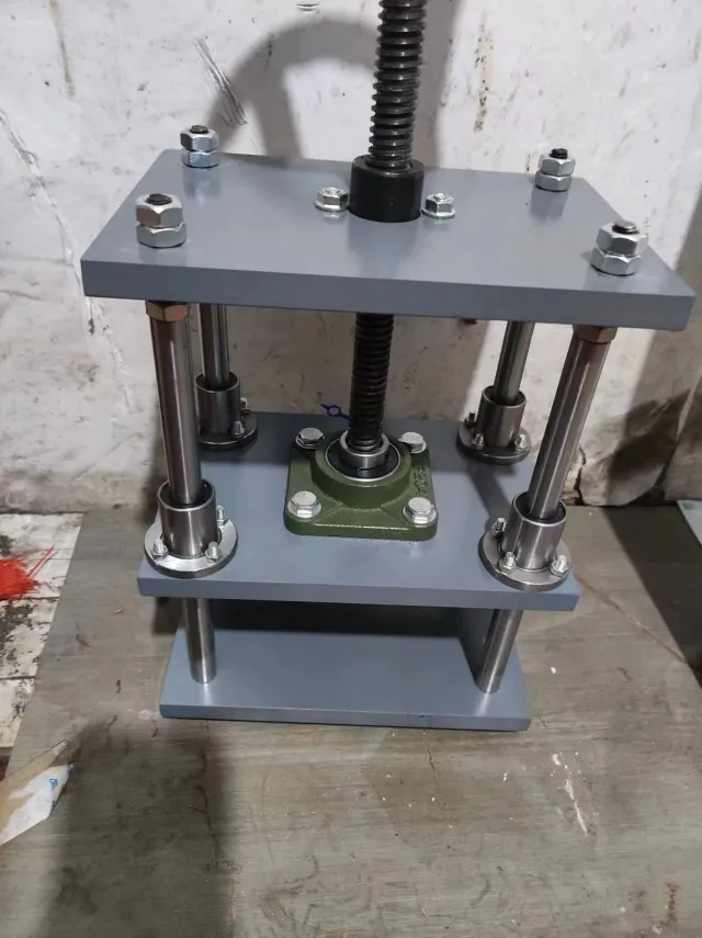 Tooth box forming, manual hydraulic press, small pressure platform, powder pressing, non-mugwort barrel reaction frame