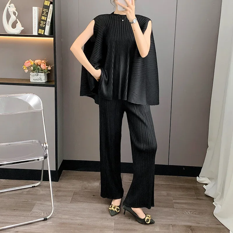 

ALSEY Women's Suit Round Neck Sleeveless Loose Top + Casual Pants Two Piece Set 2025 Summer New Wave Miyake Solid Colour Folding