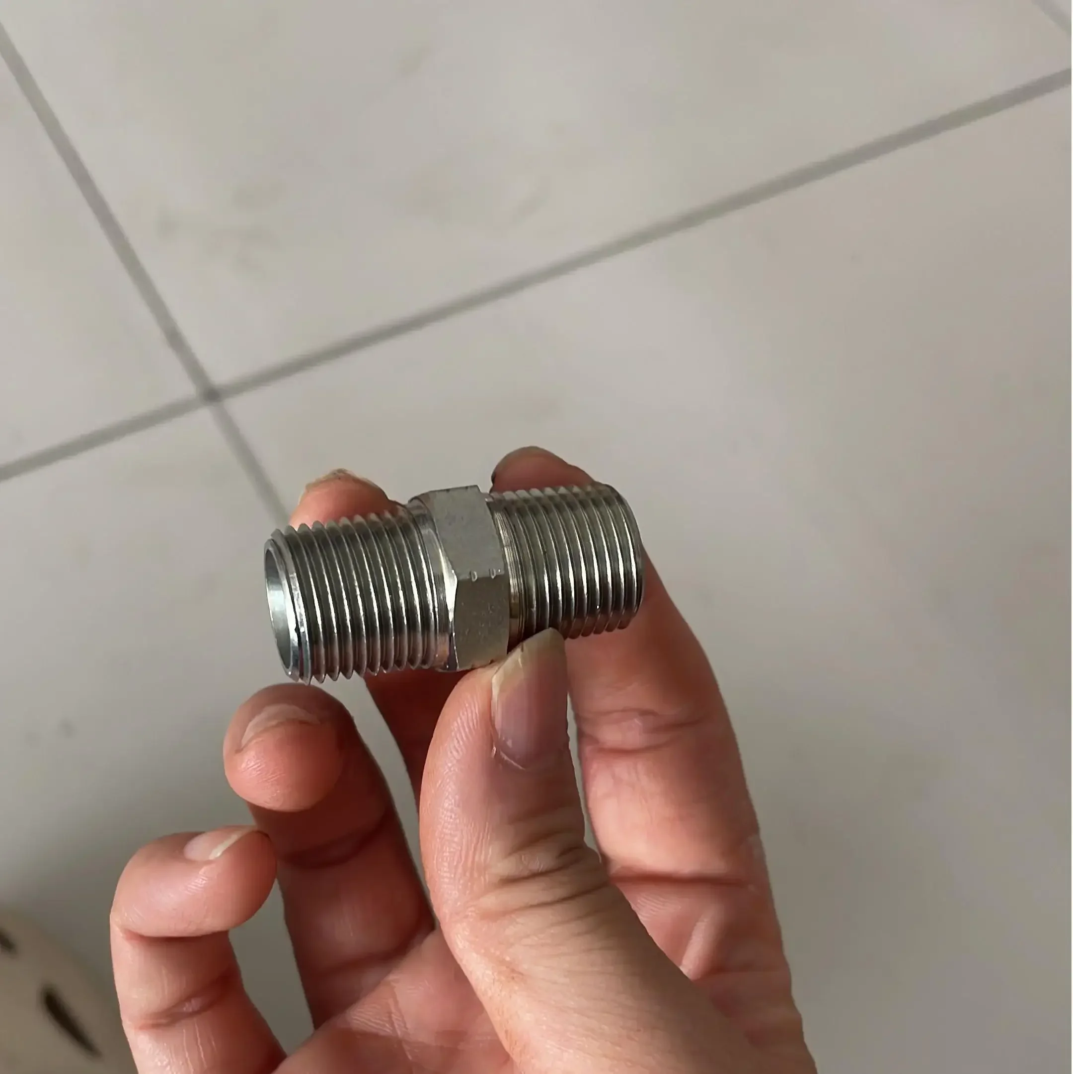 2500 بار 4 بوصة 100 مم قطر G1/2 مقياس الضغط الهيدروليكي متوفر في المخزون