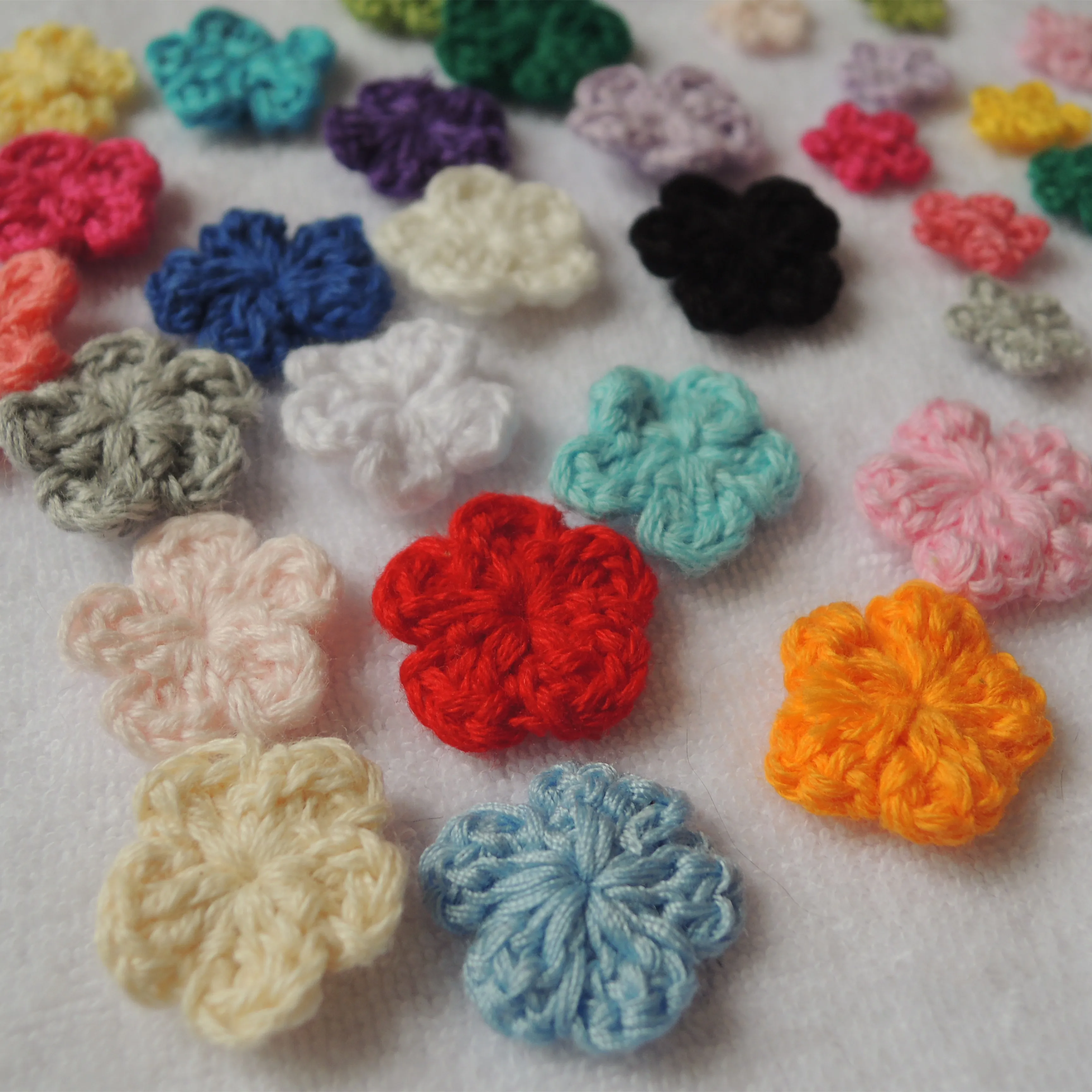 20 colors Cotton Floret 1cm 2cm Hand Hook Wool Handmade Mini Flowers  DIY Clothes Accessories for Clothing Decoration