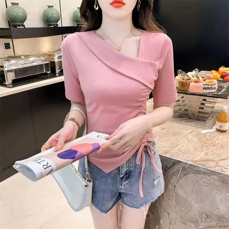 Chicแขนสั้นเสื้อยืดVคอSlimmingไม่สม่ําเสมอสายรัดออกแบบCrop Topsผู้หญิงฤดูร้อนเกาหลีElegantไม่สมมาตรเสื้อ