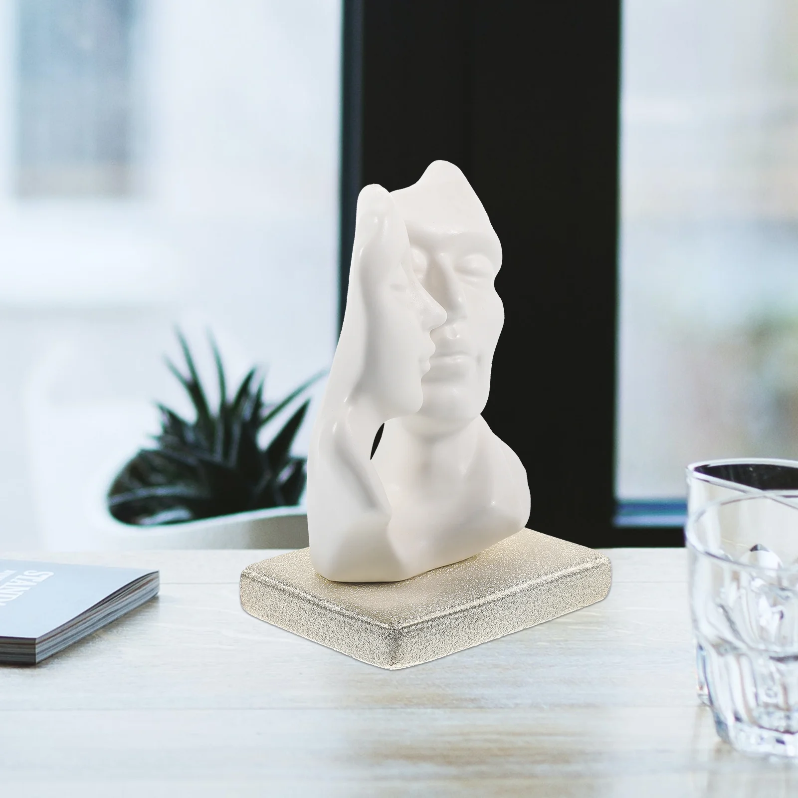 

Ceramic Couple Statue Romantic Craft Desktop Ornament Polished Ceramic Home Decoration Wedding Gift for Lovers Bedroom