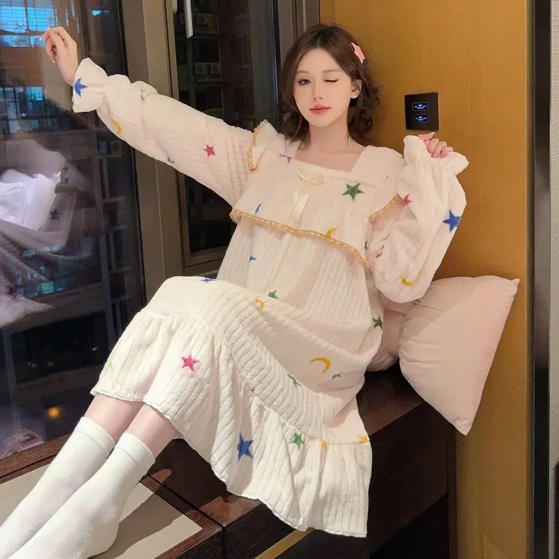 

2025 зимняя толстая теплая фланелевая ночная рубашка с длинным рукавом и принтом для женщин, корейская бархатная одежда для сна кораллового цвета, ночное платье, ночная рубашка, ночная рубашка