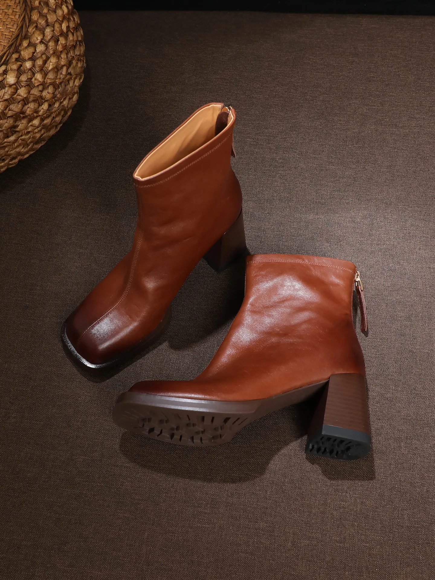 SHOEBOX French square toe thick heeled short boots for women, 2026 autumn and winter new style with velvet leather high heels