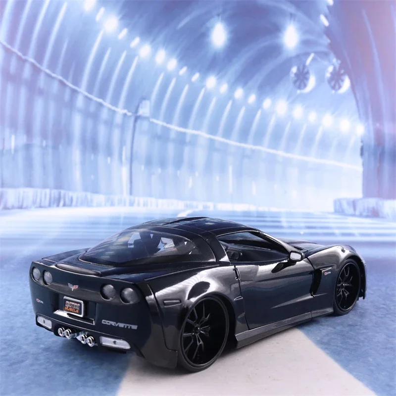 1:24 2006 Chevrolet Corvette Z06 High Simulation Diecast Car Metal Alloy Model Car Toys For Children Gift Collection J137