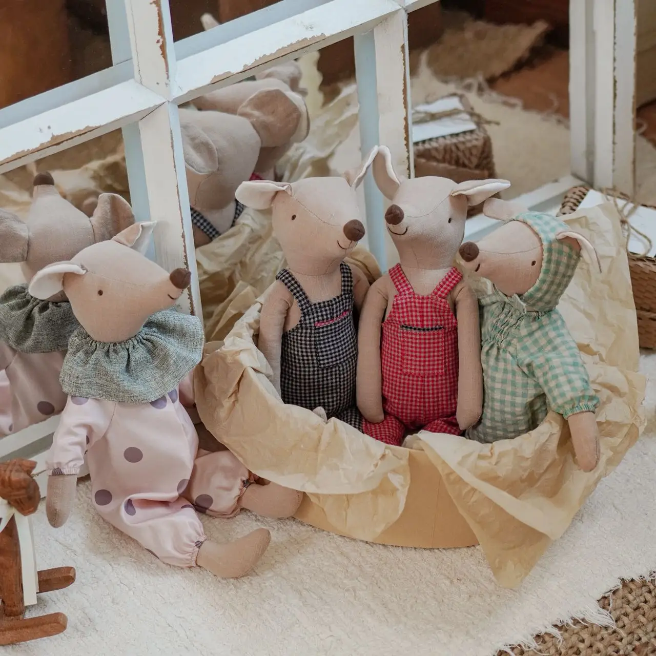 

Handmade Retro Mouse Plush Dolls Checkered Polka Dot Outfits Stuffed Animal Set Home Decor Kids Gift