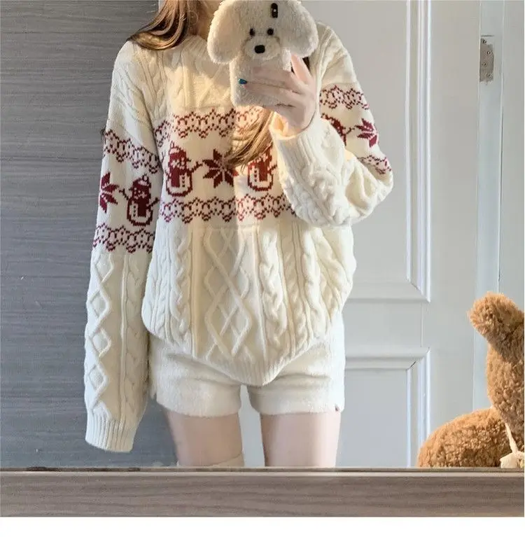 

White knitted sweater women's autumn and winter 2025 new beautiful and good-looking inner top sweater oversized sweater