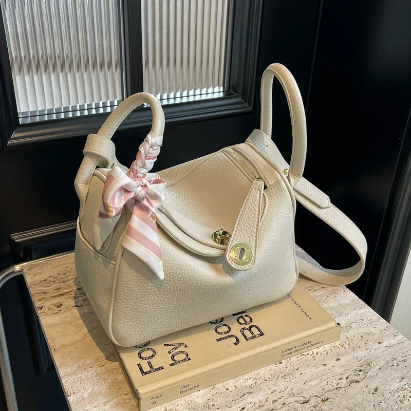 Beibei Shangpin 2024 Summer New European Style Style Good texture Large Lindy Lindy bag Portable Shoulder cross body bag