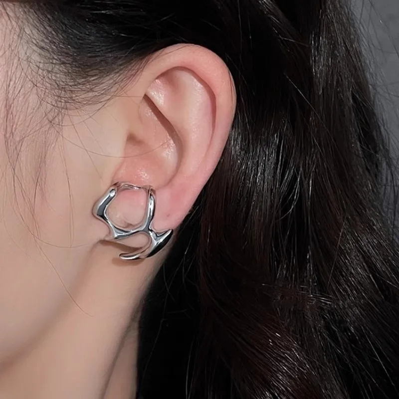 1pair Irregular Liquid Metal Hollow Earrings Hip-Hop Punk Fashion Personality Stud Earrings for Women Girl Travel Accessories