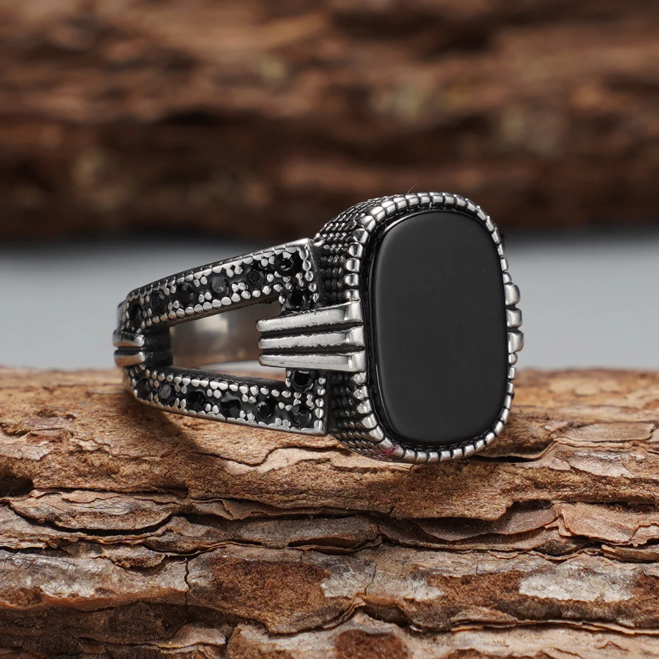Minimalistischer Retro-Siegelring aus schwarzem Achat, hohles, geteiltes Band mit eingelegtem schwarzem Zirkon, Herrenschmuck für den Alltag – Detail 3