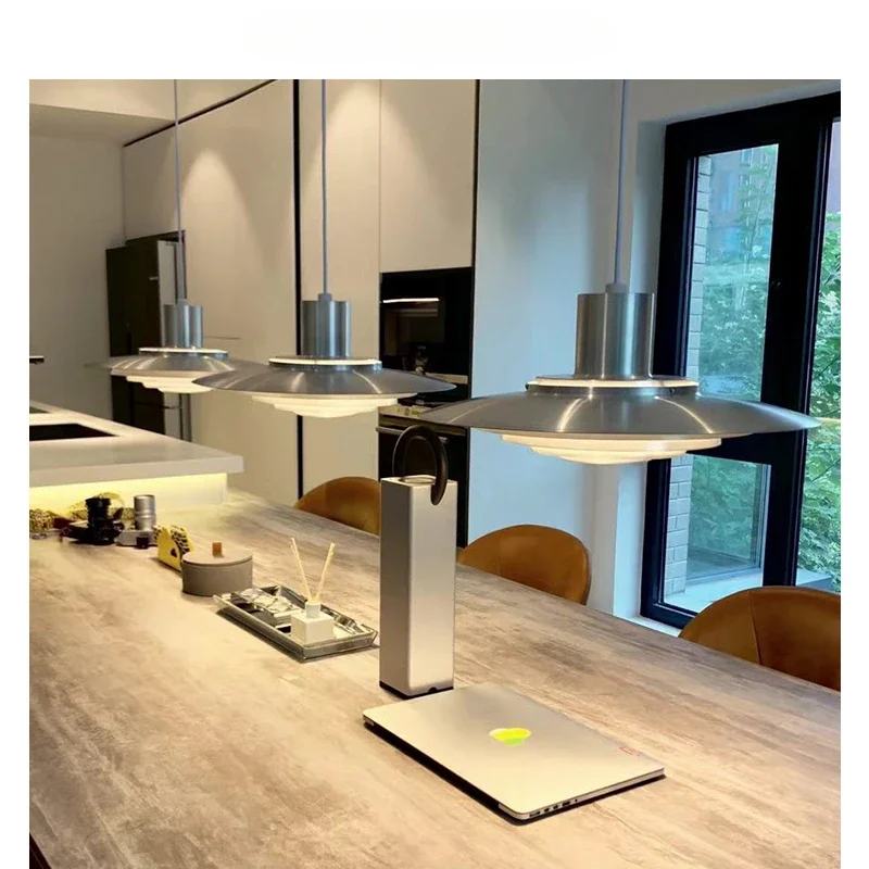 Lampe LED Suspendue au Design Nordique Moderne, Éclairage d'Nik, Luminaire Décoratif d'Nik, Idéal pour un Salon, une Salle à Manger, une Cuisine