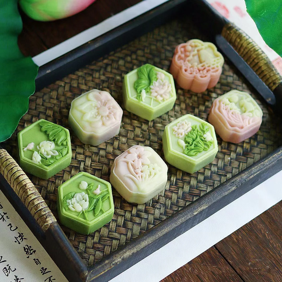 4Pcs/Set 50g Rabbit Lotus Koi Fish Square Mooncake Mould Flower Pastry Cake Cookie Stamp Dessert Baking Kitchen Decoration Tools