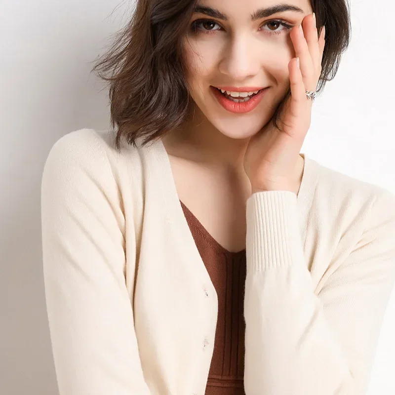 2025 à manches longues tricoté vêtements d'extérieur femmes Cardigans solide mince printemps automne chandails col en v tricots mode coréenne Cardigans