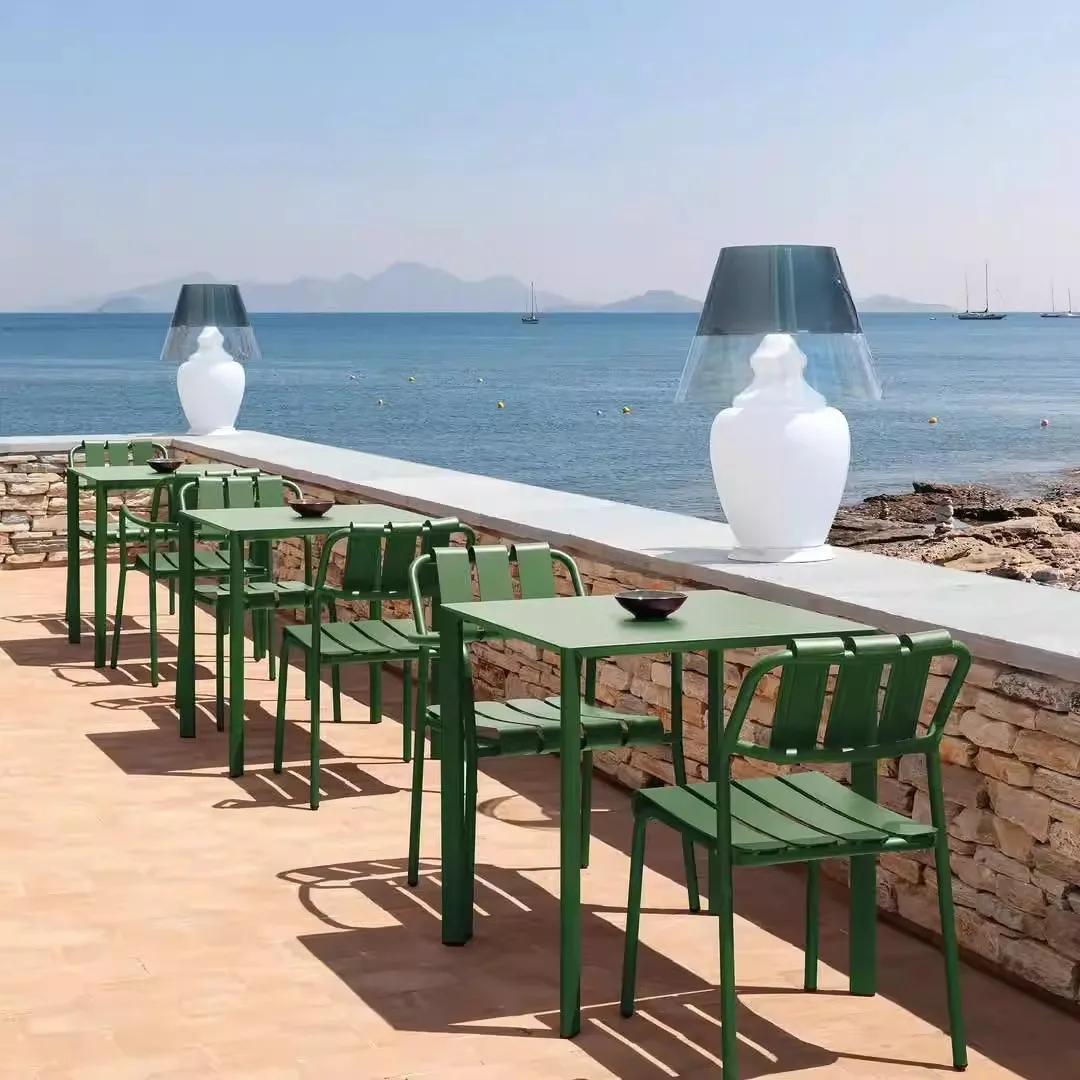 

American retro outdoor restaurant open-air combination outdoor courtyard leisure table and chair