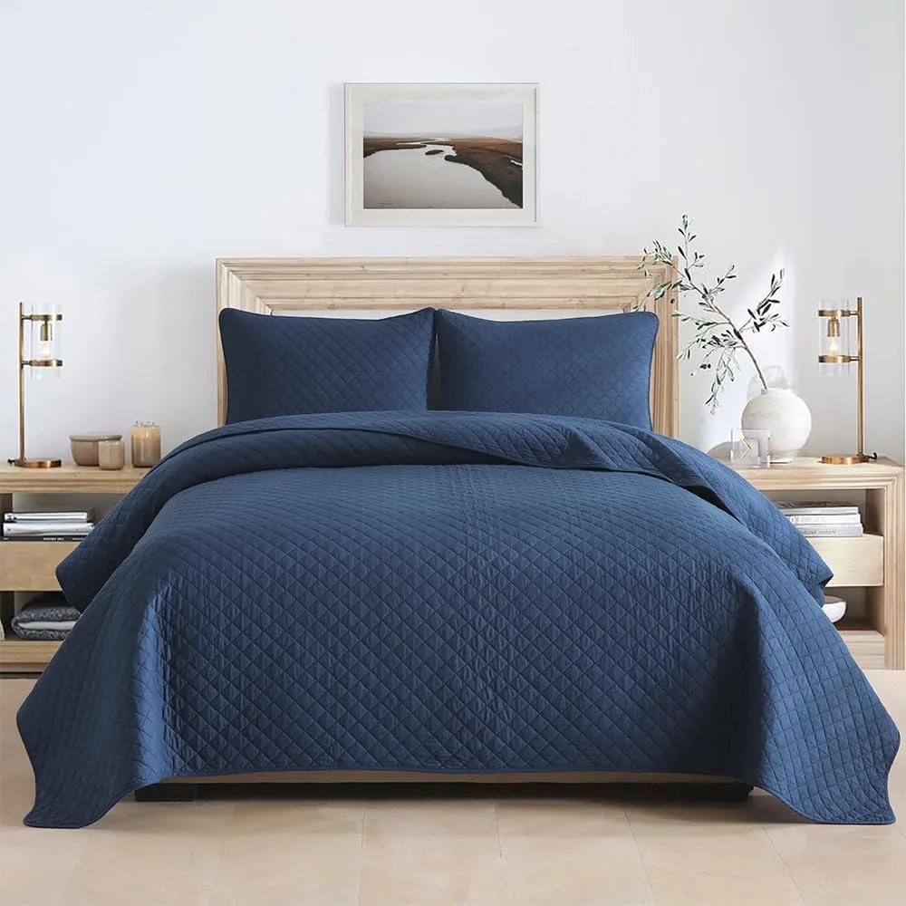 

Lightweight Reversible 3-Piece Geometric Quilt Coverlet Bedding Set for All Seasons Comfort