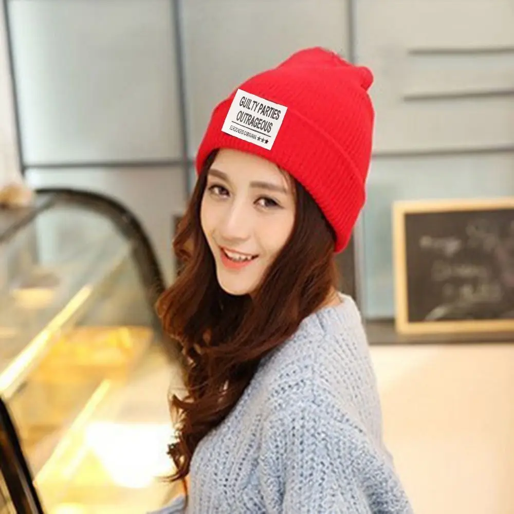 جودة عالية متعدد الألوان محبوك بيني للجنسين الصلبة لطيف قبعة الإناث قبعات مع تسمية السيدات قبعة عادية في الهواء الطلق