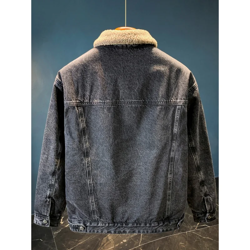 

Морозостойкая и фланелевая джинсовая куртка для мужской моды зимы 2025, утолщенная, теплая, повседневная и износостойкая джинсовая куртка.