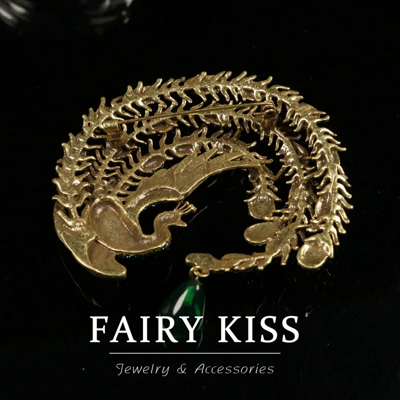Vintage Light Luxury Glazed Peacock Feather Brooch Fashion Elegant Jewelry Pin for Women European And American Style