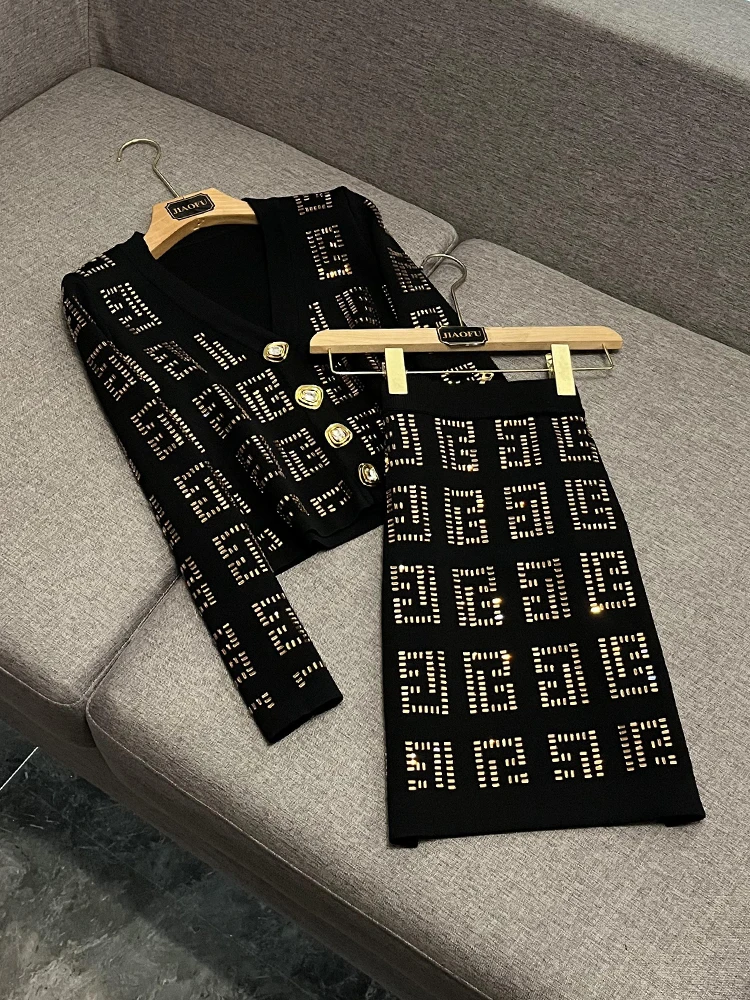 

Комплект из вязаного кардигана с декоративными элементами и короткой юбки серии Soft Milk D08122, женский модный комплект с длинными рукавами и круглым вырезом