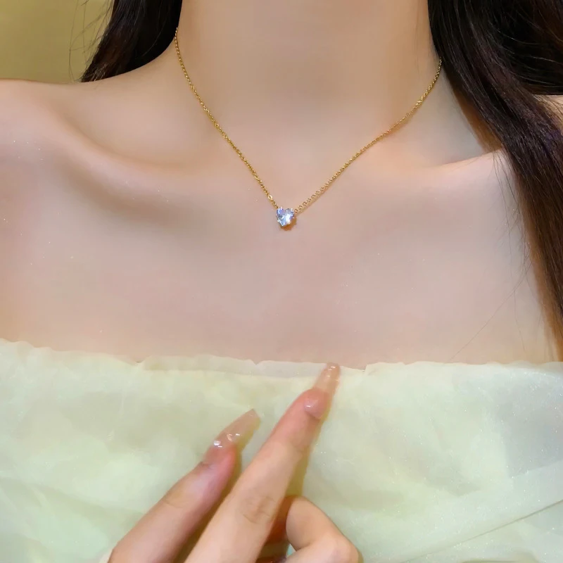 New Fashion Trendy Zircon Love Pendant Necklace for Women Light Luxury Temperament Clavicle Chain Girls Prom Anniversary Gift
