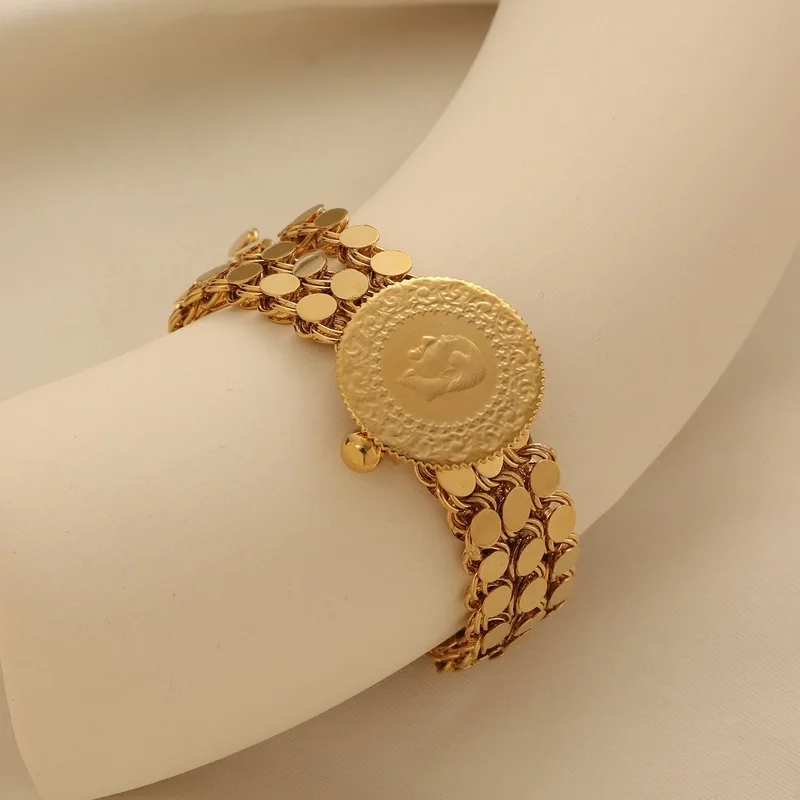Cross-border copper alloy handmade chain bracelet with gold-plated emblem