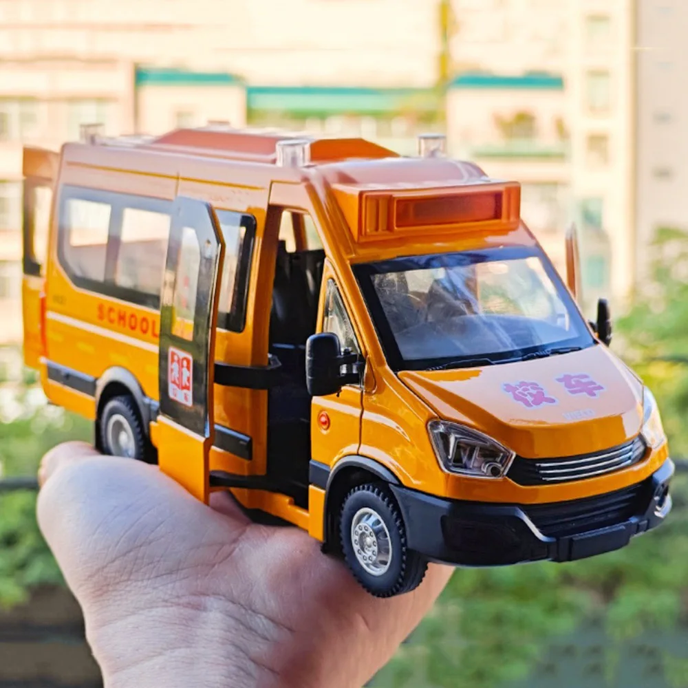 مقياس 1:24 حافلة مدرسية سيارة إسعاف نماذج سيارات شرطة لعب سيارات مع ضوء التراجع صوت مصغر مركبة هدايا عيد الأطفال
