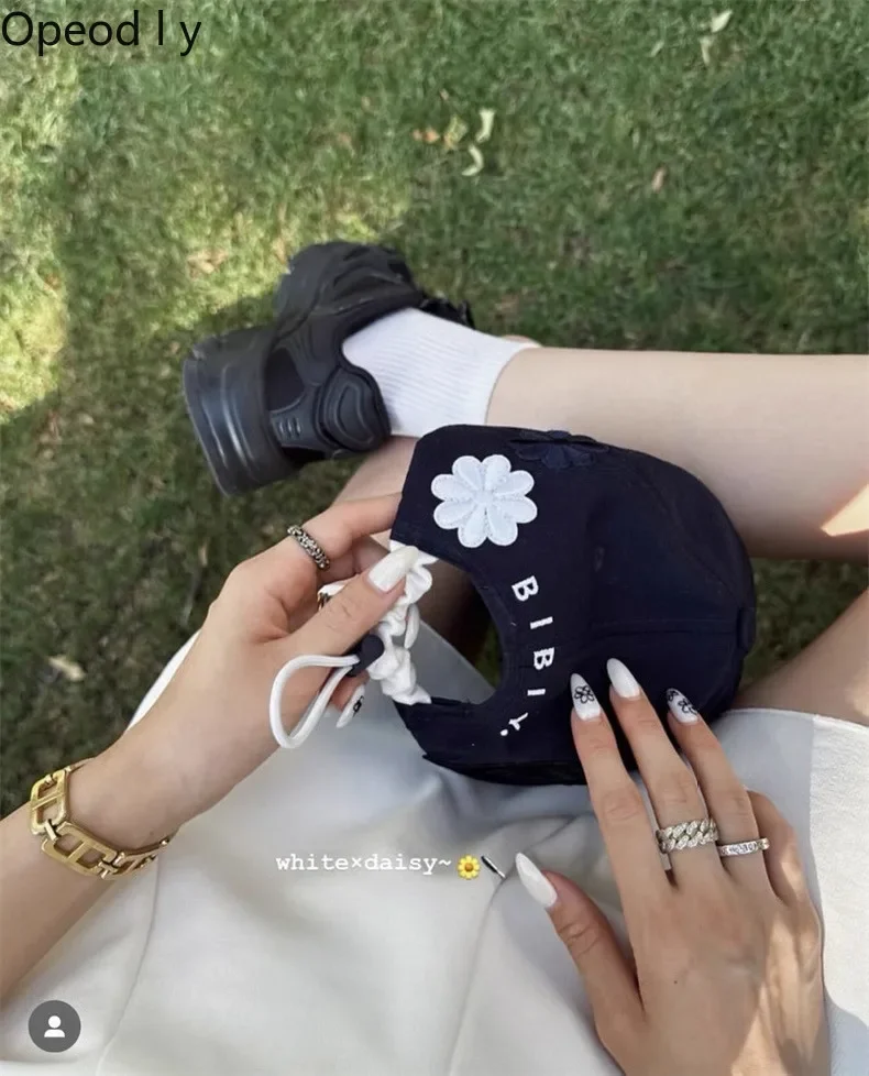 Japanese Fashion Embroidered Flower Sunshade Baseball Cap 2026 New Sweet Girl Sunshade Casual Women's Hat