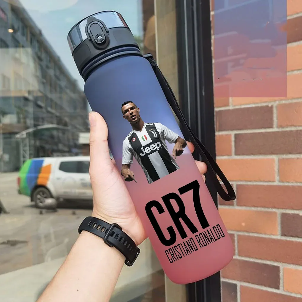 Cristiano Ronaldo Sportwasserflasche, auslaufsicher, bunter Plastikbecher, zum Trinken im Freien, für Reisen, tragbar, für Fitness, als Geschenk