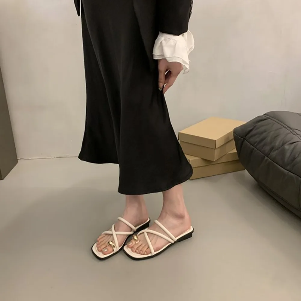 Stylische Damen-Sandalen mit Kreuzriemen, bequeme, leichte Zehenriemen-Strandschuhe mit lässigem, einfarbigem Design für den Sommer – Detail 25