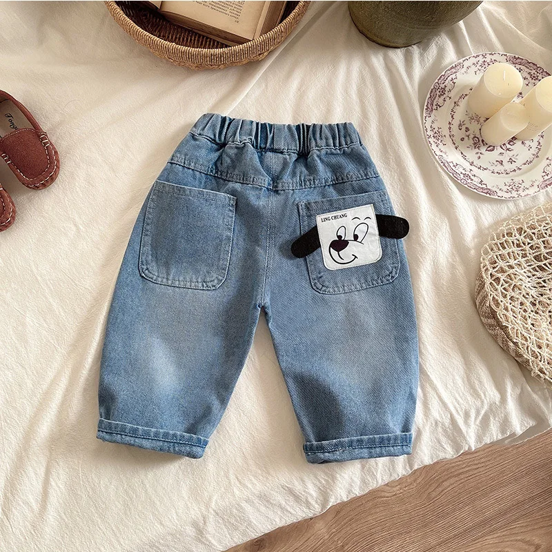 

Children's jeans are soft, loose, cartoonish, skin-friendly, versatile and casual