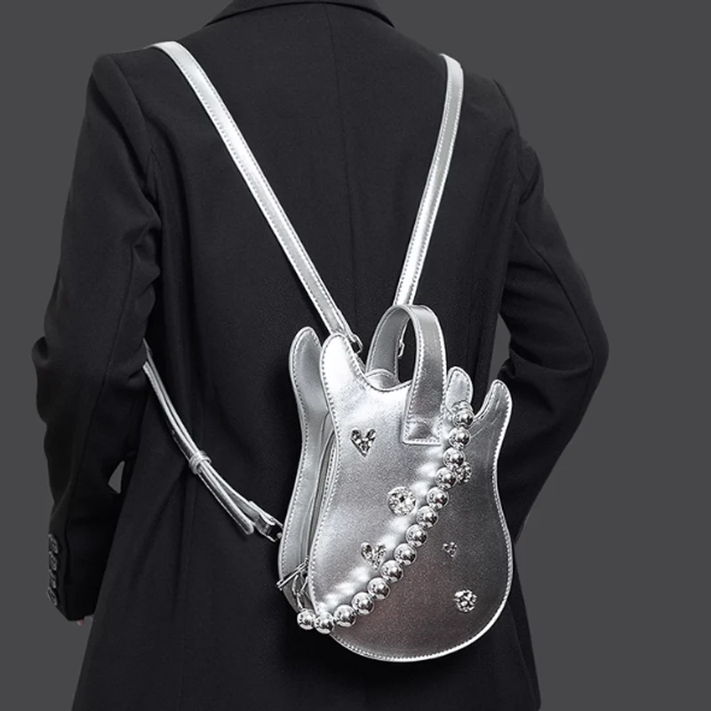 

Новая металлическая цепочка с заклепками и бусинами, сумка через плечо, сумка-рюкзак, сумка в форме сердца, сверкающий бриллиант, персонализированная сумка для телефона