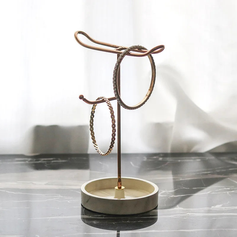 Light luxury metal jewelry rack ornaments, simple model room, exhibition hall, sales office, cloakroom, jewelry, display rack de