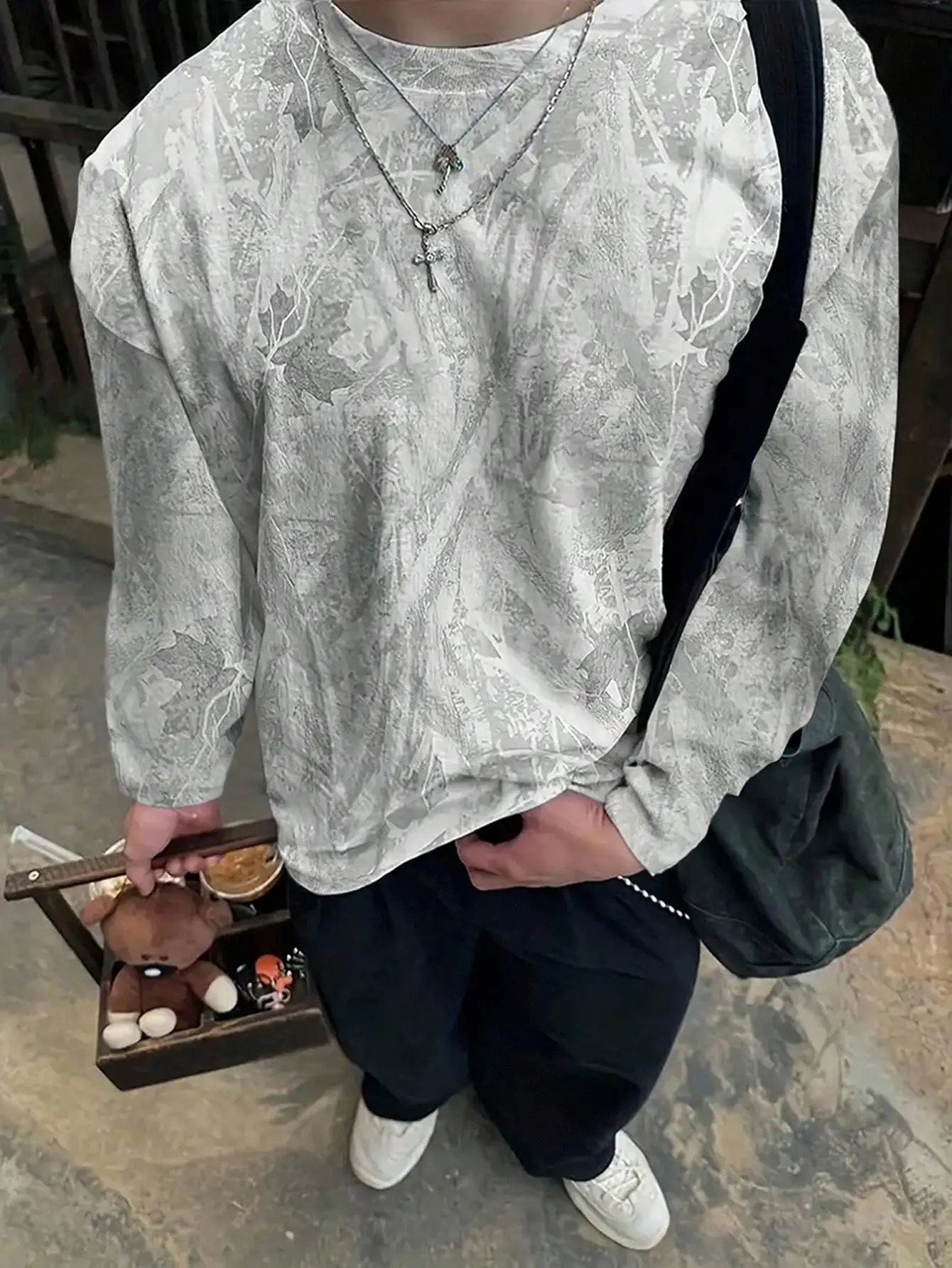 

Men's Loose Fit Long Sleeve Crew Neck Tee with Abstract Leaf Print, Fall Casual Wear