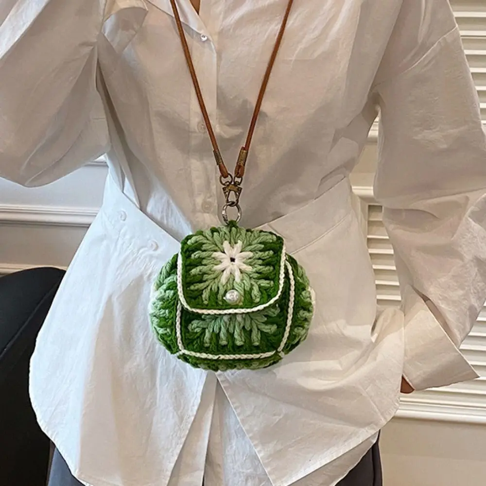 

Elegant Sweet Flower Knitted Bag Mini Rustic Bohemian Crochet Bag Romantic Coin Purse Woven Crossbody Bag Beach