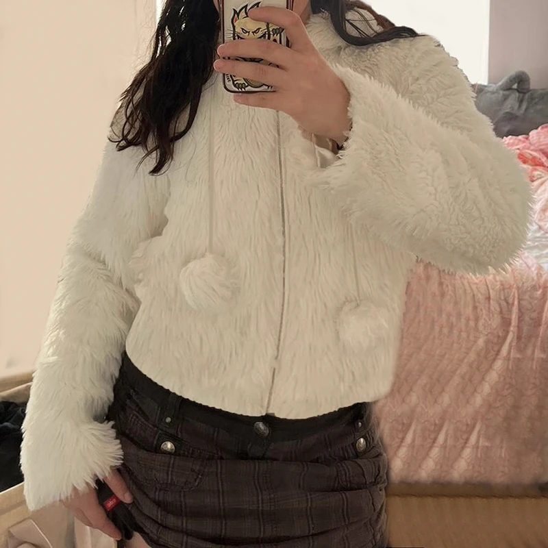 HEYounGIRL Jaqueta curta de pele sintética, moda inverno, branco, pom-pom, casaco com capuz e zíper, roupas femininas, roupas de rua, quentes, casuais