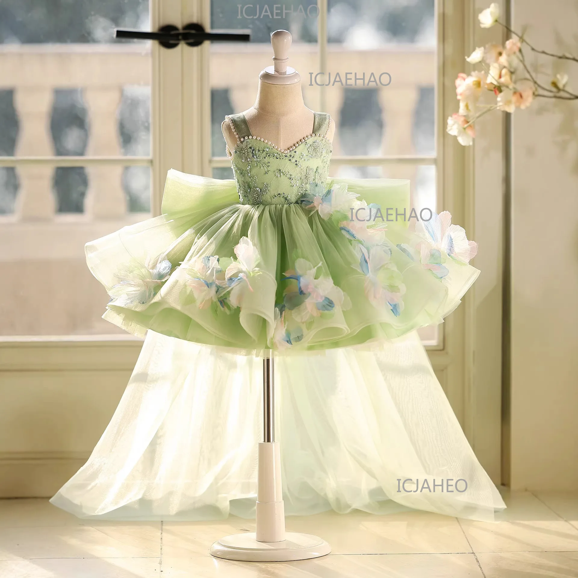 

Children's Dress Host Piano Performance Outfit Girls Green Princess Dress Light Luxury Runway Puffy Skirt 2026 New Style