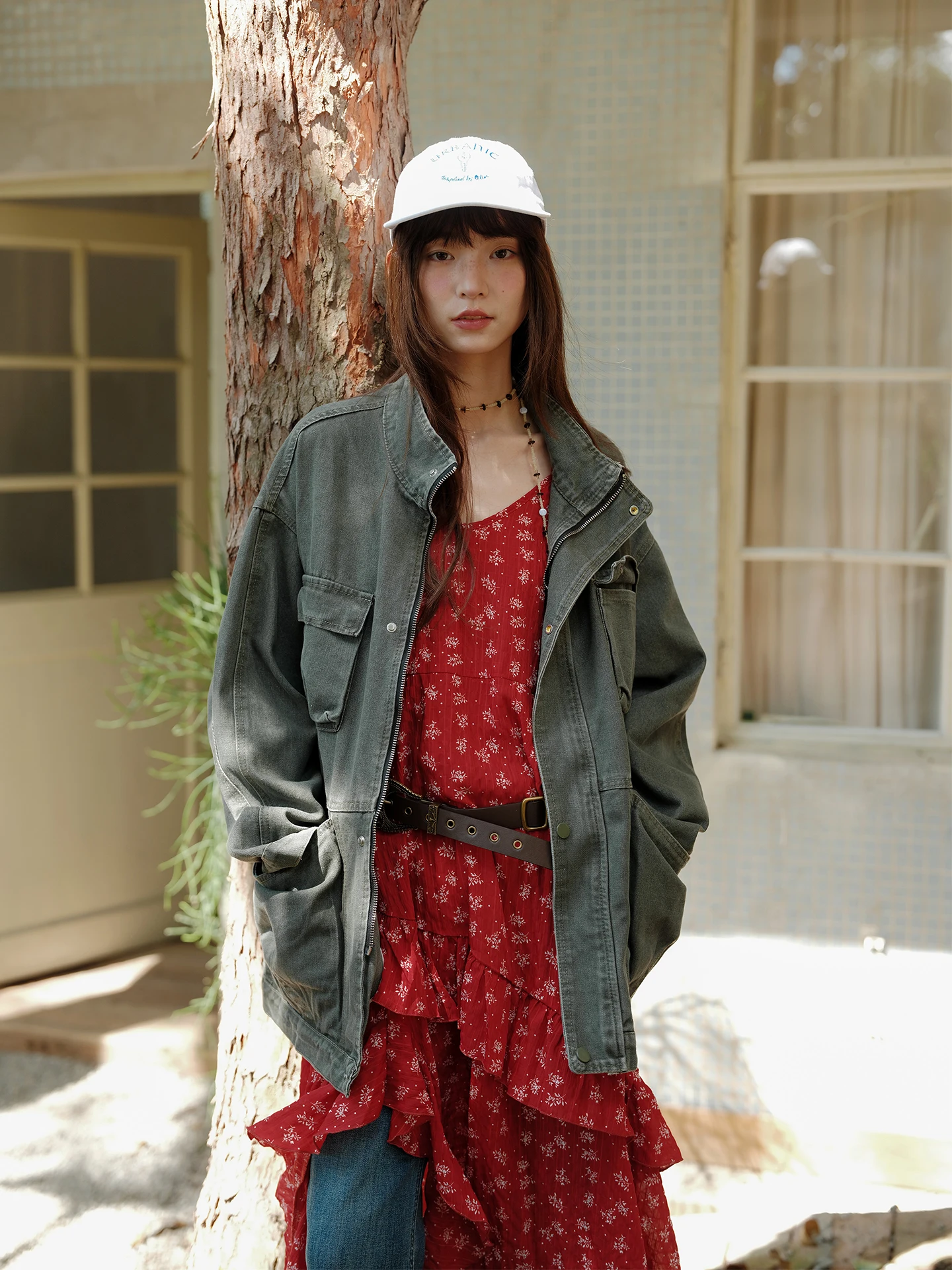 

Ретро-куртка из денима свободного кроя для женщин, с воротником-стойкой, выцветшая, осенняя, укороченная, с длинными рукавами, на молнии