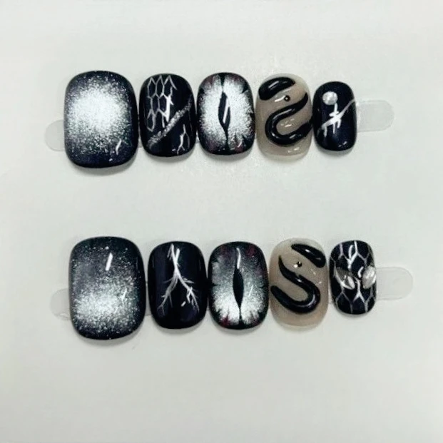 

10Pcs Dark Snake False Nails Devil Eye Press on Nails Black Cat Eye Handmade Fake Nails Sweet Cool Short Squoval Nail Art Tips