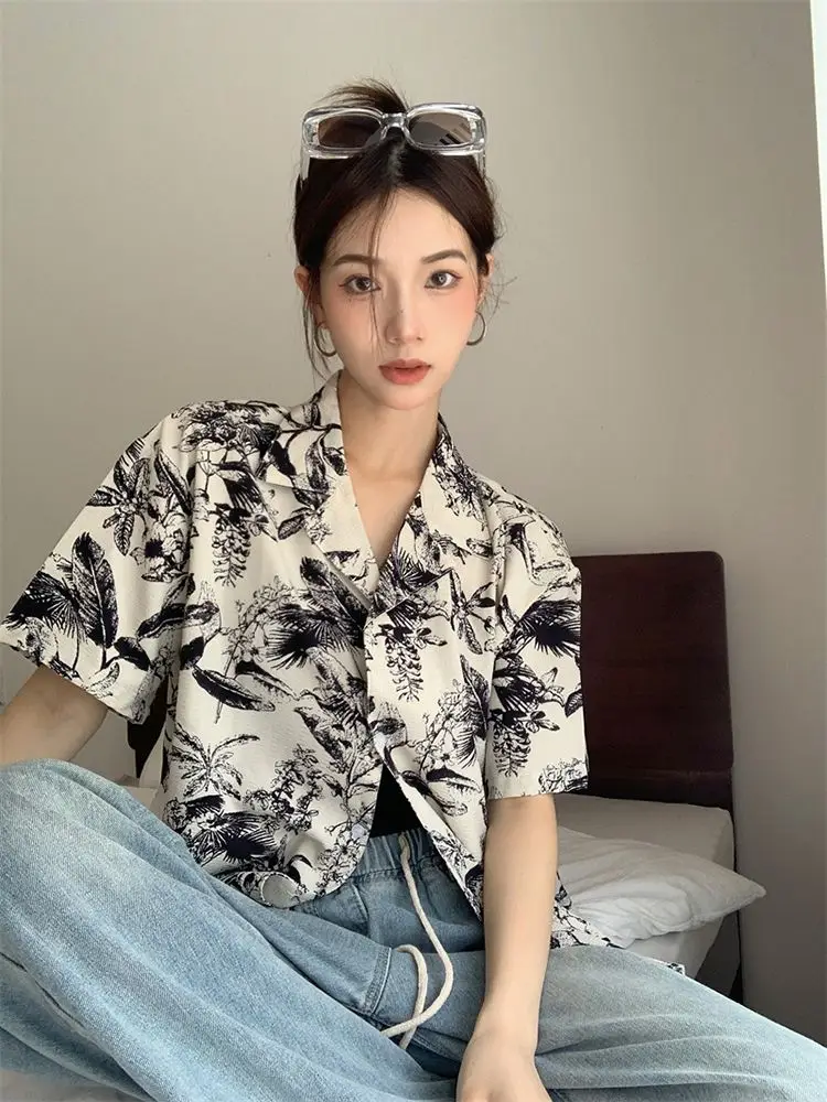 Holiday Style Printing Women\'s Summer Thin Japanese Loose Versatile Shirt Hong Kong Style Retro Lazy Short Sleeved Top Polo-neck