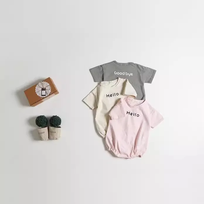 Ropa de bebé de estilo coreano, Onesies de bebé a la moda, informales, simples, con letras, suaves y cómodas, pelele Simple para niños, novedad de verano 2024