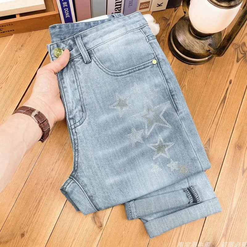 

Men's Fashion Summer 2026 Light Gray Jeans Star Pattern Print Hot Drilling Lightweight Thin Stretch Denim Slim Fit Skinny Leg St
