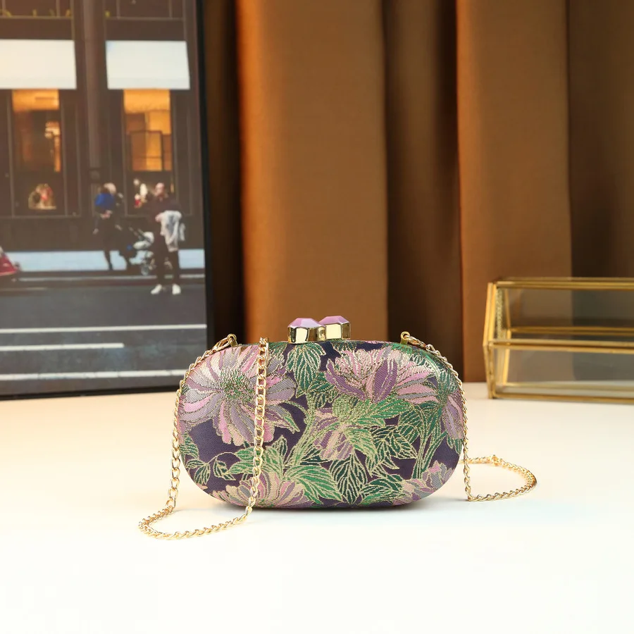 

Chinese style flower embroidery bag retro fashion high sense clutch bag new Chinese women shoulder messenger chain bag