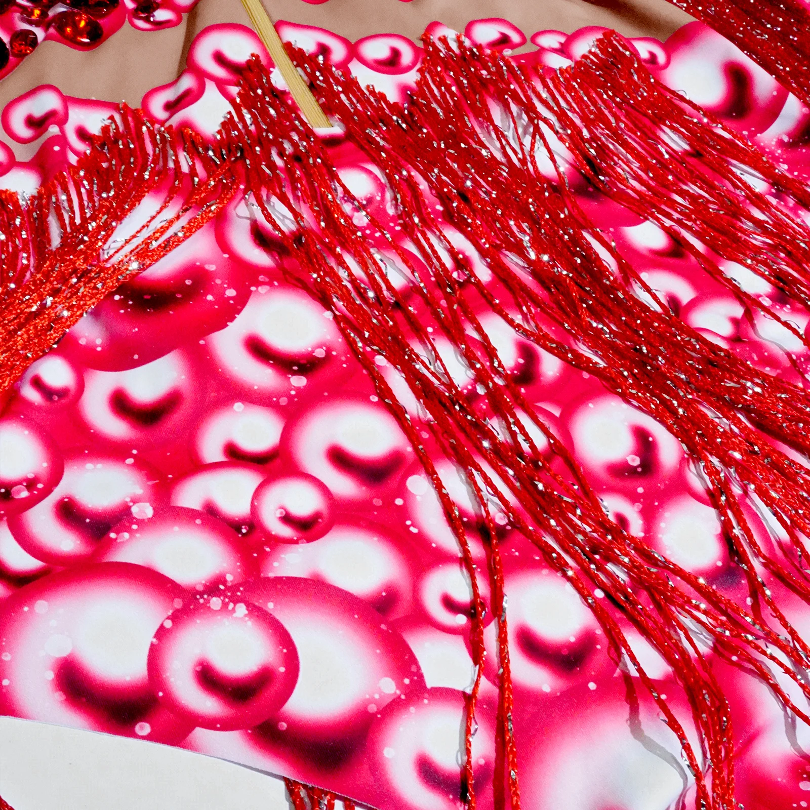 ชุดบอดี้สูทสีแดงประดับกระจกและคริสตัล สำหรับนักร้อง นักเต้น งานวันเกิด ปาร์ตี้ไนต์คลับ แดร็กควีน ชุดแสดงบนเวที