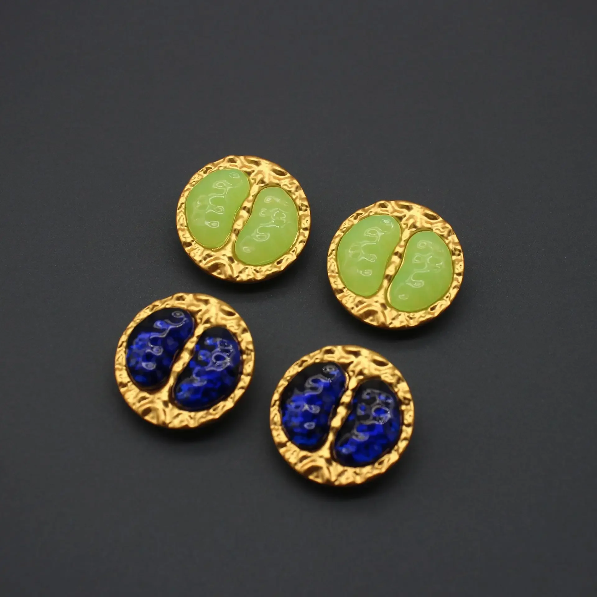 

Second-hand Personality Abstract Jewelry Stone Flower Butt Flower Big Jelly Glass Mist Real Gold Painless Ear Clip