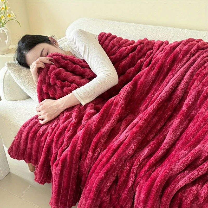 ummer Thin Quilt Comforter Queen King Size - Air Condition Soft Machine Washable Bedding Soft Air-Like Feel for Hot Weather