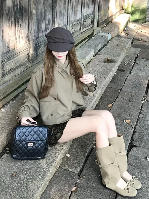 

Корейский стиль: короткая свободная повседневная двубортная куртка с воротником-стойкой в британском стиле для женщин, из полиэстера, с длинными рукавами