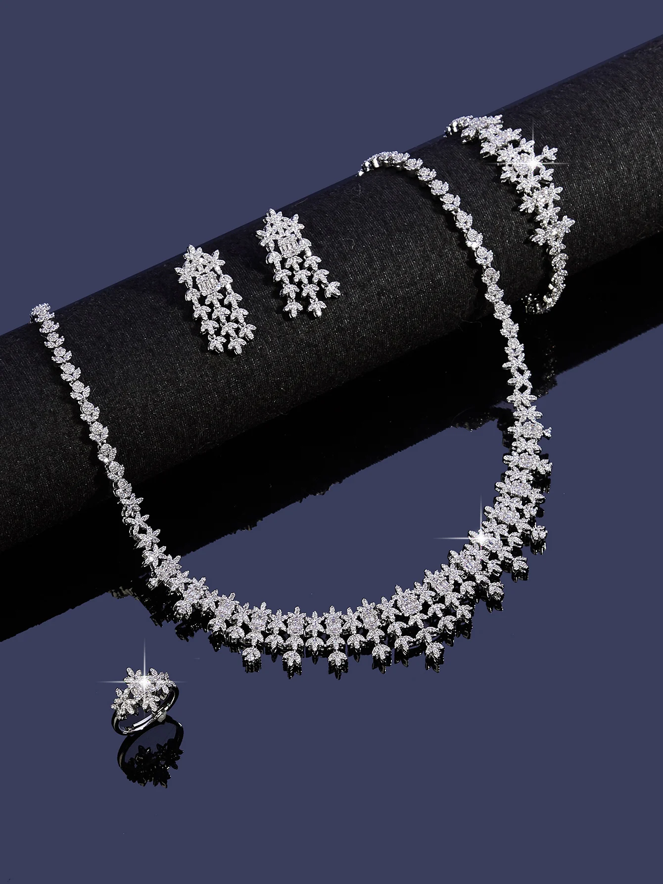 

Luxury Cubic Zirconia Necklace Bracelet Earrings and Ring 4pcs Dubai Full Jewelry Set For Women Wedding Bridal Dress Dinner
