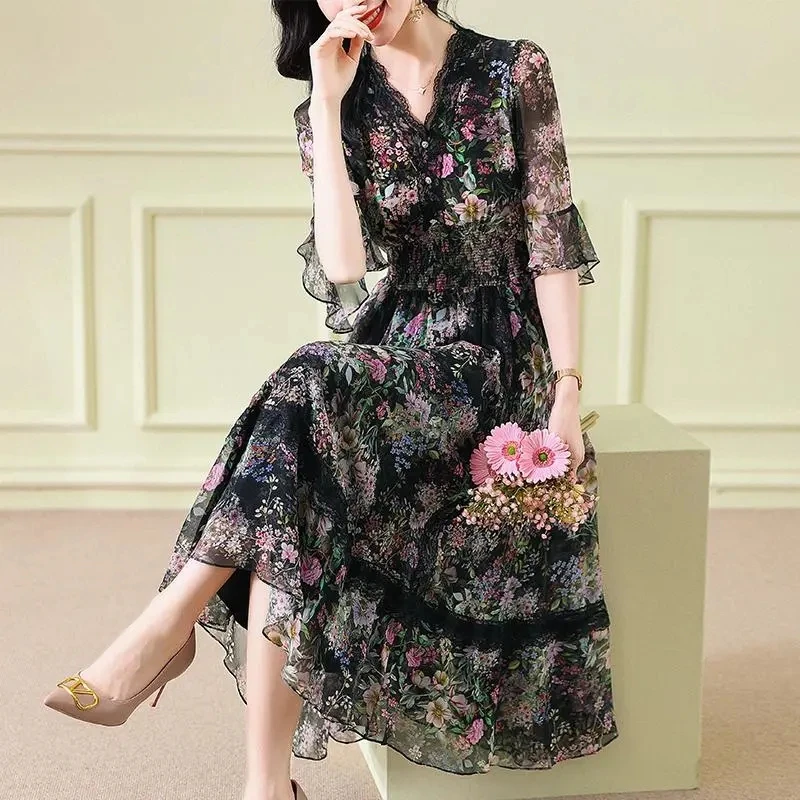 Silk Dress Ladies Summer 2024 New French V-neck Trumpet Sleeves Waist Slim Skirt High-end Silks Retro Floral Skirt